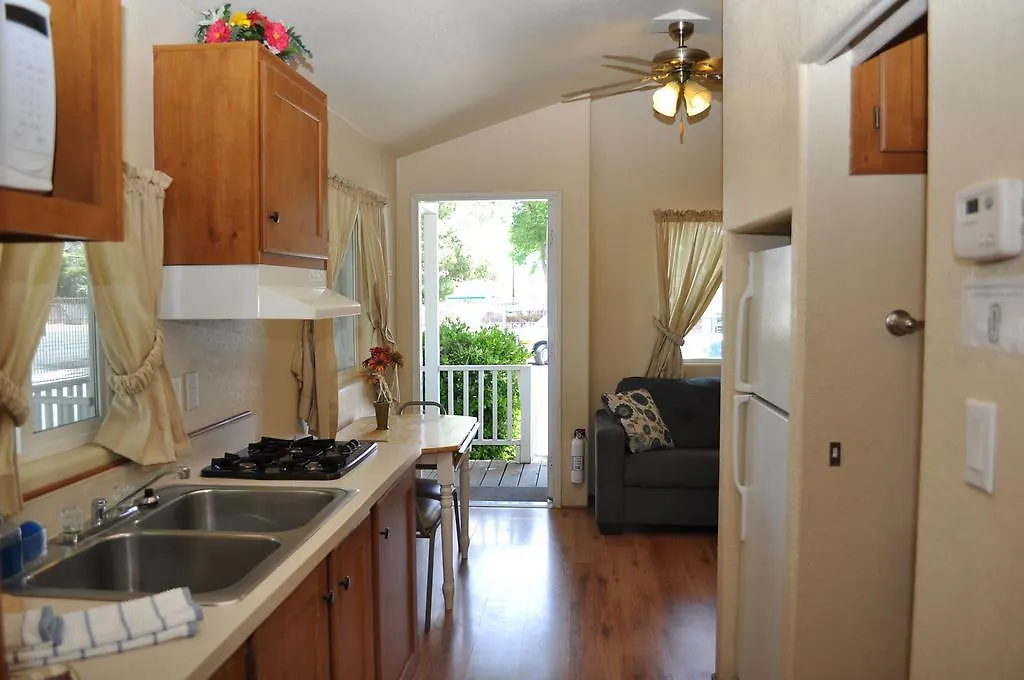 Las Vegas Camping Resort Cabin 1